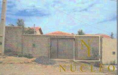 Imagem: A casa possui 2 Dormitórios, 1 Banheiro, 1 Vaga na garagem