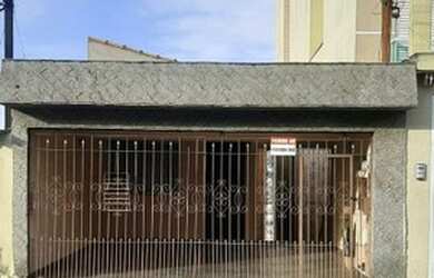 Imagem: A casa possui 3 Dormitórios, 2 Banheiros, 190m² de Área e