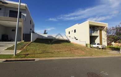 Imagem: O terreno possui 458m² de Área e está localizado em Alphaville