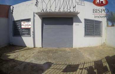 Imagem: O depósito possui 2 Vagas na garagem, 214m² de Área e está