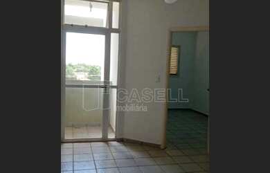 Imagem: O apartamento possui 2 Dormitórios, 1 Banheiro e 27m² de Área