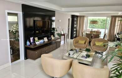 Imagem: A casa em condomínio possui 4 Dormitórios, 5 Banheiros, 4