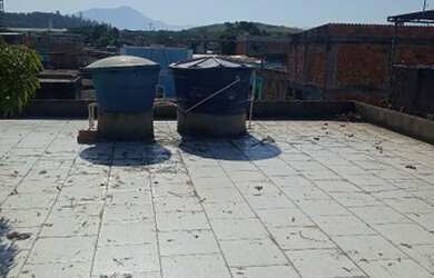 Imagem 3: Casa grande. Varanda, Guarda roupa, 1 Banheiroe2 Dormitórios