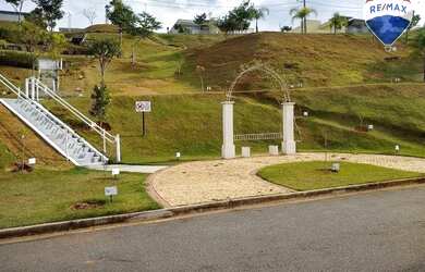 Imagem: O terreno possui 303m² de Área e está localizado em Bragança