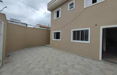 Imagem: A casa possui 2 Dormitórios, 1 Banheiro, 3 Vagas na garagem