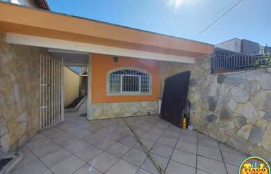 Imagem: A casa possui 3 Dormitórios, 2 Banheiros, 55m² de Área e