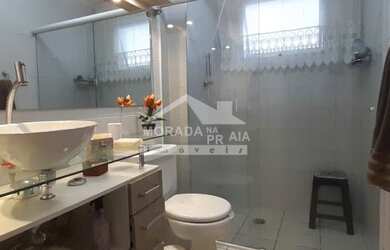 Imagem 12: Apartamento localizado a 300 metros da praia, vista livre da sacada. Na...