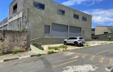 Imagem: O depósito possui 5 Vagas na garagem, 1.000m² de Área e