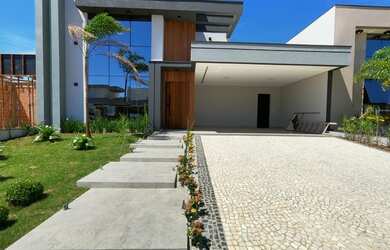 Imagem: A casa em condomínio possui 3 Dormitórios, 4 Banheiros, 4