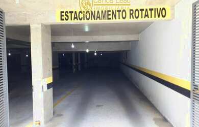 Imagem: O depósito possui 5 Vagas na garagem, 836m² de Área e está