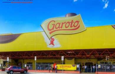 Imagem: A casa possui 5 Dormitórios, 5 Banheiros, 2 Vagas na garagem