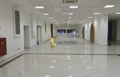 Imagem: O depósito possui 5 Vagas na garagem, 3.000m² de Área e