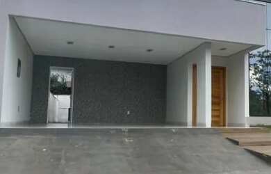 Imagem: A casa em condomínio possui 4 Dormitórios, 4 Banheiros, 4