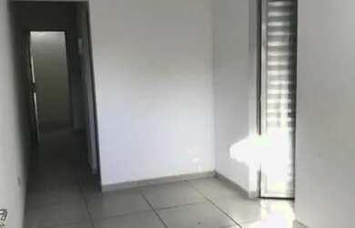 Imagem: A casa possui 2 Dormitórios, 1 Banheiro, 1 Vaga na garagem