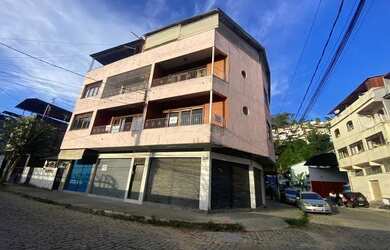 Imagem: O apartamento possui 3 Dormitórios, 1 Banheiro, 1 Vaga na garagem