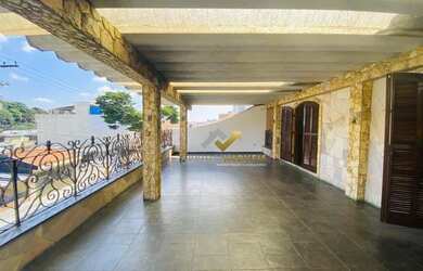 Imagem: A casa possui 3 Dormitórios, 3 Banheiros, 1 Vaga na garagem