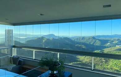 Imagem: O apartamento possui 4 Dormitórios, 3 Banheiros, 4 Vagas na