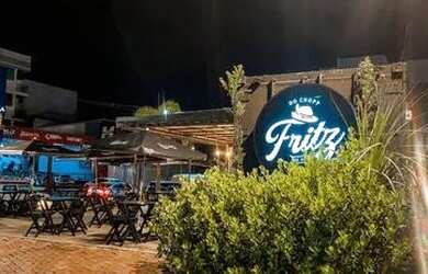 Imagem: O depósito possui 2 Vagas na garagem, 350m² de Área e está