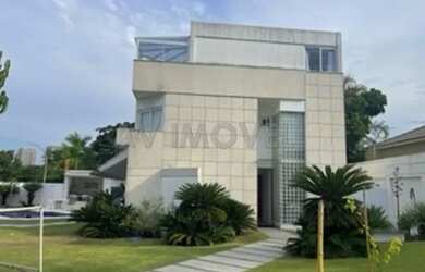 Imagem: A casa em condomínio possui 5 Dormitórios, 5 Banheiros, 5