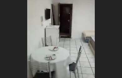 Imagem: A kitnet possui 1 Dormitório, 1 Banheiro e está localizado