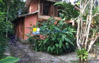 Imagem: A casa possui 3 Dormitórios, 4 Banheiros, 3 Vagas na garagem