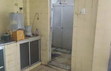 Imagem: A casa possui 4 Dormitórios, 3 Banheiros, 1 Vaga na garagem