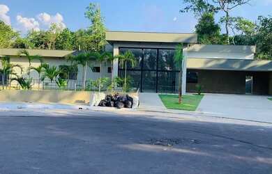 Imagem: A casa em condomínio possui 3 Dormitórios, 4 Banheiros, 5