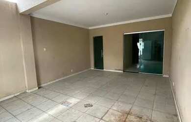 Imagem: A casa possui 3 Dormitórios e 3 Banheiros e está localizado