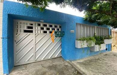 Imagem: A casa possui 3 Dormitórios, 2 Banheiros, 1 Vaga na garagem