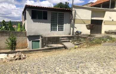 Imagem: A casa possui 2 Dormitórios, 1 Banheiro, 200m² de Área e