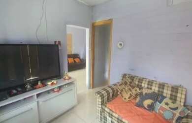 Imagem: A casa possui 2 Dormitórios, 1 Banheiro, 1 Vaga na garagem