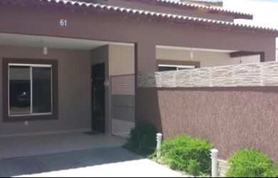 Imagem: A casa possui 2 Dormitórios, 2 Banheiros, 1 Vaga na garagem