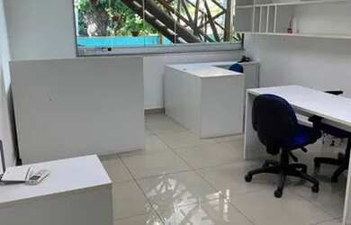 Imagem: O depósito possui 5 Vagas na garagem e 20m² de Área e está