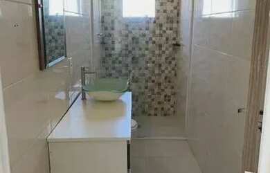 Imagem: A casa possui 2 Dormitórios, 1 Banheiro, 1 Vaga na garagem