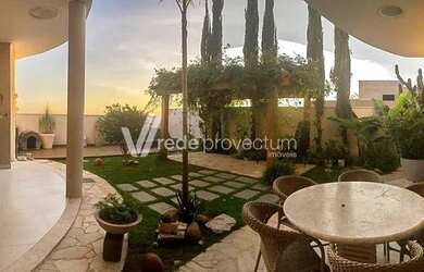 Imagem: A casa em condomínio possui 4 Dormitórios, 4 Banheiros, 4