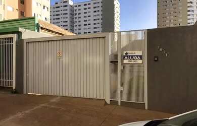 Imagem: A casa possui 1 Banheiro, 3 Vagas na garagem e 45m² de Área