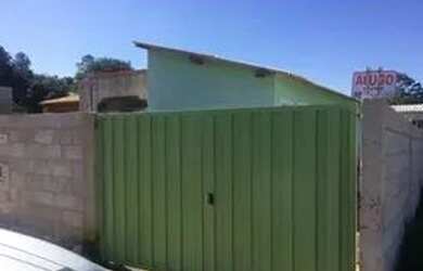 Imagem: A casa possui 1 Dormitório, 1 Banheiro, 1 Vaga na garagem