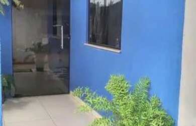 Imagem: A casa possui 2 Dormitórios, 1 Banheiro, 1 Vaga na garagem