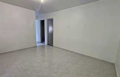 Imagem: A casa possui 3 Dormitórios, 2 Banheiros, 4 Vagas na garagem