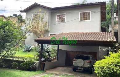 Imagem: A casa em condomínio possui 4 Dormitórios, 3 Banheiros, 4