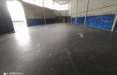 Imagem: O depósito possui 4 Vagas na garagem e 600m² de Área e está