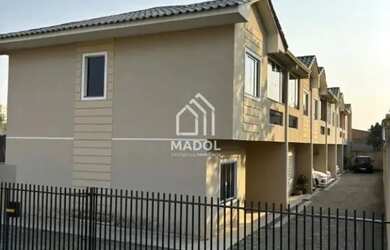 Imagem: A casa possui 3 Dormitórios, 1 Banheiro, 1 Vaga na garagem