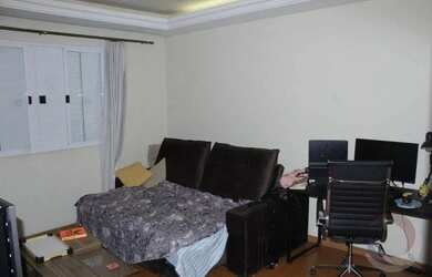 Imagem: A casa possui 2 Dormitórios, 2 Banheiros, 2 Vagas na garagem