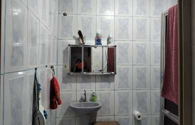 Imagem: A casa possui 1 Dormitório, 1 Banheiro e está localizado