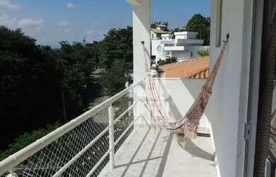 Imagem: A casa em condomínio possui 4 Dormitórios, 3 Banheiros, 2