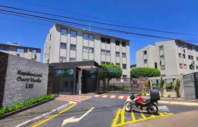 Imagem: O apartamento possui 3 Dormitórios, 1 Banheiro, 1 Vaga na garagem