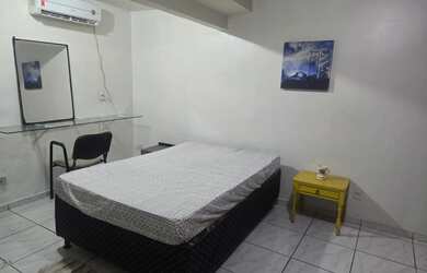 Imagem: A casa possui 1 Dormitório, 1 Banheiro, 1 Vaga na garagem