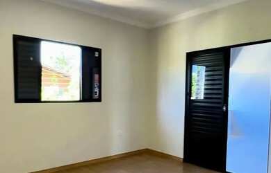 Imagem 9: Casa para venda possui 365 metros quadrados com 3 quartos