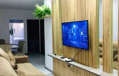 Imagem: A casa possui 4 Dormitórios, 3 Banheiros, 2 Vagas na garagem