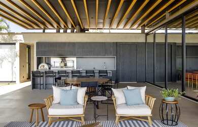 Imagem 12: Casa de condomínio para venda tem 820 metros quadrados com 5 quartos